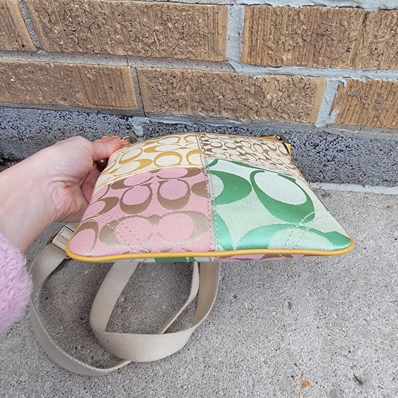 Coach Y2K Vintage Pastel Signature Patchwork Flower Swingpack Crossbody - Picture 7 of 14